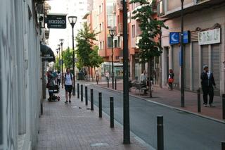 Location Local commercial à Carrer del nord 7. Alquiler local cerca de renfe y ferrocariles catal