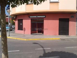 Lloguer Local Comercial a Carrer onda 24. Local chaflan