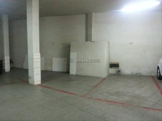 Miete Autoparkplatz in Carrer de josep piferrer depaus 12. Se alquilan 4 plazas de parquing para motos
