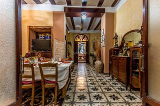 Casa adossada a Carrer professora amparo buso bueno 1. Exclusivo palacete en el centro de albaida