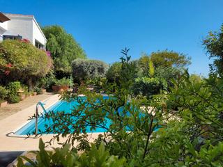 Casa a Carrer capricorn 12. Villa de lujo con vista al mar y montaña