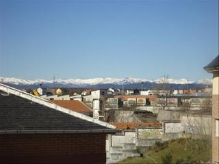 Location Appartement à Avenida de la cemba 75. Piso de 3hab de 100m2 muy luminoso