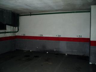 Rent Motorcycle parking in Passeig de la zona franca 156. Alquilo plaza exclusiva para moto