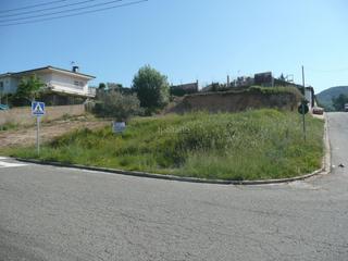Terreny residencial a Avinguda sant jordi 40. Parcela urbana de 800 m2 esquinera en can barri