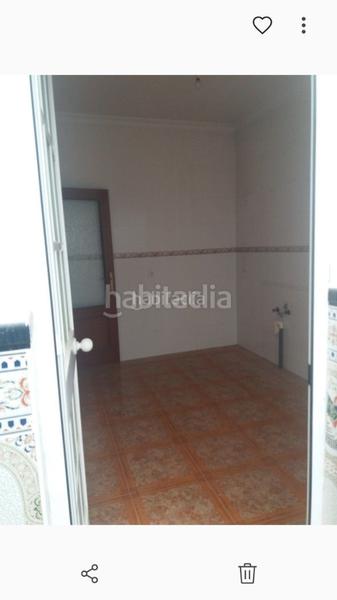Foto 0ed968ac-9d30-4d09-81a2-4f91fa1f4f95. Piso en calle benito sánchez 6 se vende piso cerca del mercadona en Villamartín
