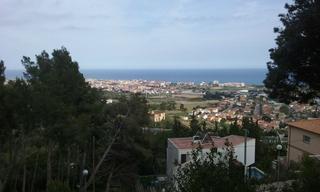 Terrain résidentiel à Carrer besòs 6. Parcela lliure de cargas i molt aprop del poble.
