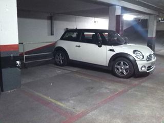 Alquiler Parking coche en Carrer josep martorell, sn. Parking en santa coloma de gramenet