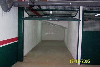 Aparcament cotxe a Carrer de la vila de lloret 185. Plaza de parking cerrada