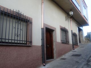 Doppelhaus in Calle la fortaleza 19. Vivienda unifamiliar  (vta 1º planta )