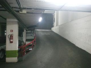 Miete Autoparkplatz in Carrer de vilamarí 75. Plaza auto