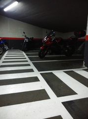 Rent Motorcycle parking in Carrer bilbao, 216. Alquilo plaza moto amplia y vigilada