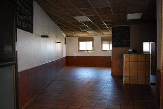 Local commercial à Passeig de la muntanya 17. Ocasion dos locales en buena zona de granollers