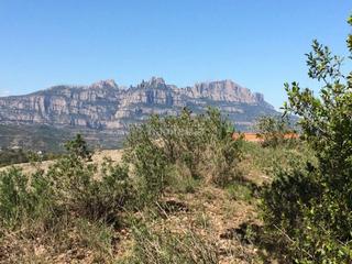 Terrain résidentiel à Carrer calvari 11. Centre del poble.   massis de montserrat al front.