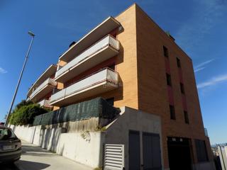 Location Parking voiture à Carrer de la torre pinós 36. Parking coche 45 €