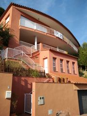 Casa en Carrer mirador de la cala, 5. Dormir al lado del mar con vistas extraordinarias