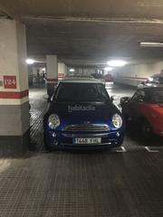 Aparcament cotxe a Via augusta 190. Plaza para coche pequeño de fácil acceso.