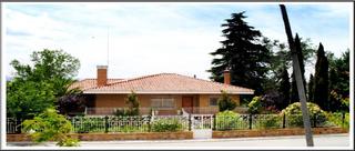 Casa a Calle la villa 32. Chalet independiente en venta . 780.000 €