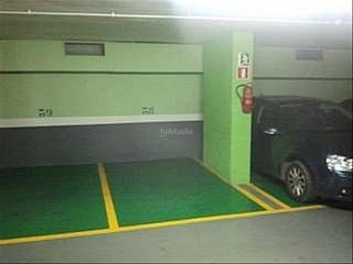 Autoparkplatz in Carrer de mallorca 449. Plaza coche pequeño o dos motos.