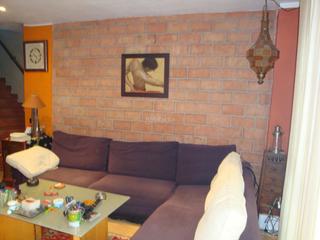 Casa adossada a Carrer de gandesa 69. Casa reformada integralmente