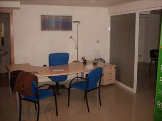 Office space in Roca labradores, 29. Muy luminosa