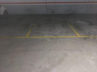 Posto auto in Avinguda dels banús 68. Parking para coche y moto 1ª planta facil acceso.