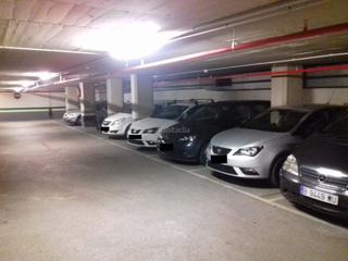 Miete Autoparkplatz in Travessera de les corts 257. Plaça de parking ben situada a bon preu.
