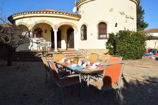 Chalet in Avinguda de barcelona 180. Hermosa villa con piscina privada