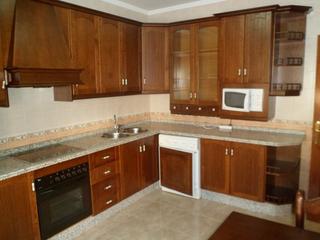 Casa a Calle yuste 14. Casa de 3 platas de 170 m2 (local piso buhardilla)