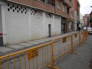 Local Comercial a Calle cuadro 34. Se vende o se alquila, buen precio, negociable.
