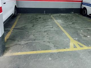 Miete Autoparkplatz in Parc de les nacions unides 3. Plaza garaje en alquiler