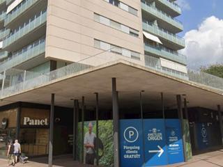 Lloguer Aparcament cotxe a Carrer de la independència 401. Plaza garaje grande en alquiler