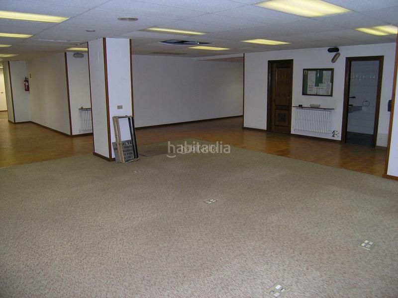 Foto e4143f47-d049-4ad8-91fd-d22faf9d0472. Oficina a calle postas 32 a Ensanche Vitoria - Gasteiz