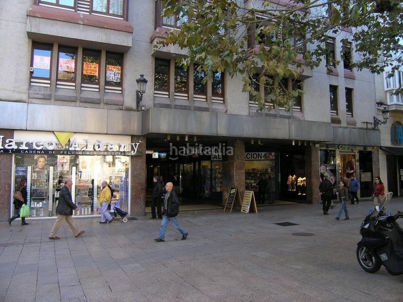 Foto fba7a890-7a89-4533-8c76-3102a5449393. Oficina a calle postas 32 a Ensanche Vitoria - Gasteiz
