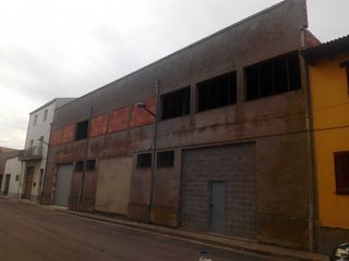 Warehouse in Carrer sindicat agricola (del), 5. Lloguer de nau en zona urbana