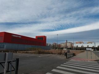 Lloguer Terreny residencial a Calle josé maría guinot galán 20. Alquiler de suelo terciario