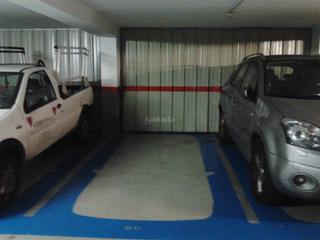 Aparcament cotxe a Carrer de viladomat 34. Carrer de viladomat