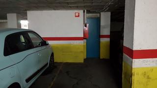 Lloguer Aparcament cotxe a Rambla de badal 82. Alquiler parking moto, venta parking coche