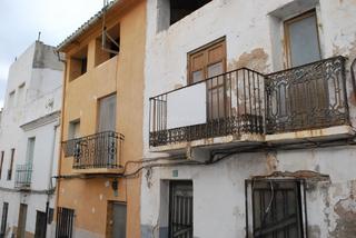 Casa a Calle la democracia 9. Vendo casa a reformar en gestalgar