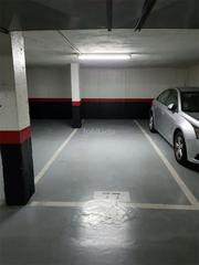 Location Parking voiture à Glorieta de las reales academias 50. Calle de santiago de compostela