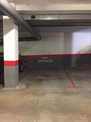 Aparcament cotxe a Rambla modolell 6. Plaza de parking muy grande para coche y moto