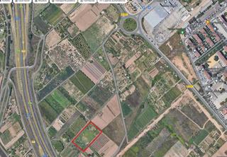 Industrial plot in Carrer maria tarrida 6. Gran inversión, última zona de expansión