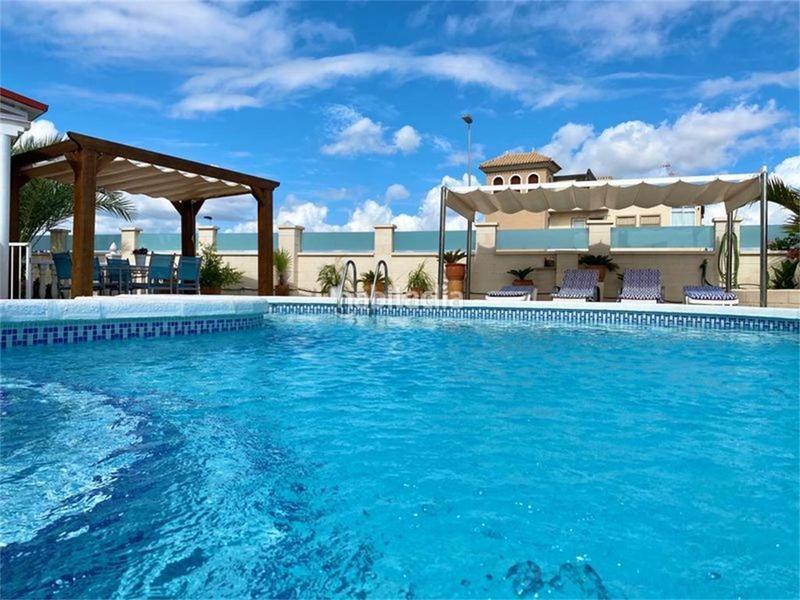 Foto bc4d1e10-9d08-48b6-8868-d72dfbd21f6f. Casa en calle mar jónico 2 La Veleta / calle mar jónico en Torrevieja