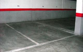 Location Parking voiture à Calle los cincuenta 16. Alquilo plaza de garaje