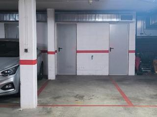 Lloguer Aparcament cotxe a Carrer de covadonga 377. Parking para coche pequeño/mediano