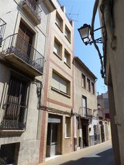 Maison à Calle santos de la piedra, 10, 10. Bajo comercial + vivienda en edificio 4 plantas