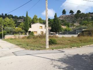 Terreny residencial a Calle sant llorençæ’ de munt 14. Solar urbà en cantonada en venta a talamanca
