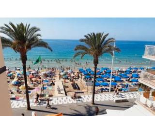 Piso en Avenida de martínez alejos 15. Primera linea playa de levante vista  mar frontal