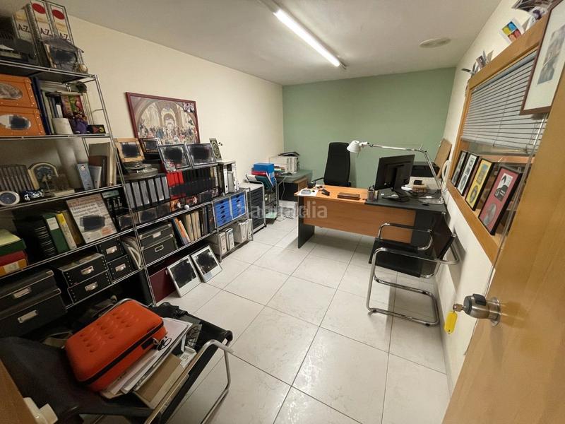 Foto 63b9e99b-5400-4e49-a229-ebadd84aac6d. Oficina a carrer acadèmia 22 a Instituts-Universitat Lleida