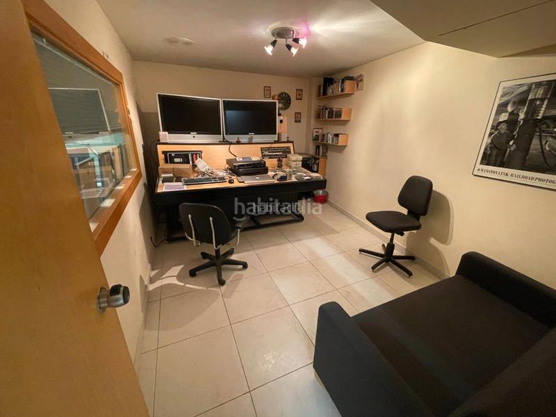 Foto d70a731e-d862-47c1-9685-3a1ea113593b. Oficina a carrer acadèmia 22 a Instituts-Universitat Lleida