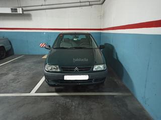 Parking voiture à Carrer joan salvat papasseit 10